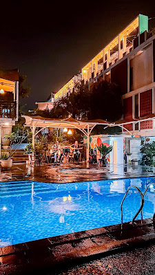 Bell's Place Hotel and Rooftop Resto Sentul