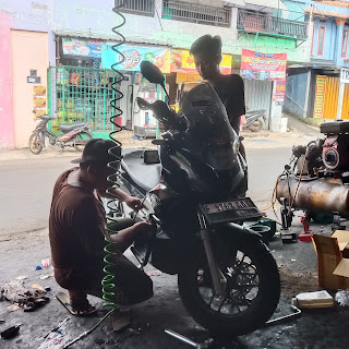 Bengkel Midi Motor