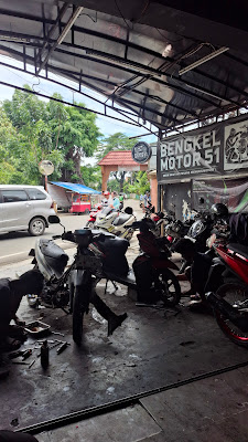 Bengkel Motor 51