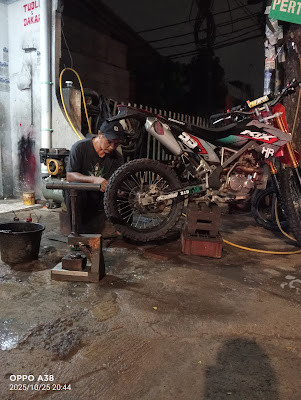 Bengkel sepeda Dhani & Tambal Ban motor