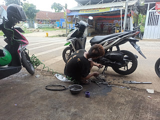 Carlos Motor Simpang Tegal Waru
