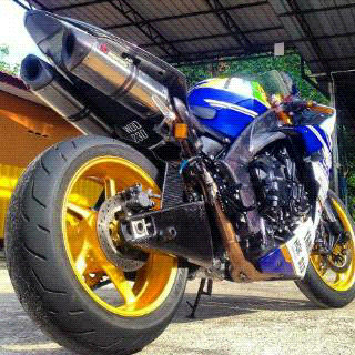 Eight Garage