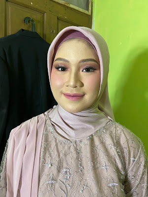 Makeup Wisuda Jakarta - Quinn House