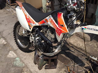 MASTER MOTOR service shockbreaker motor di surabaya