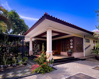 Ndalem Bu Fit Villa