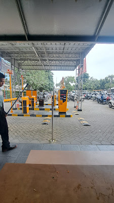 Parkir Motor Landmark Pluit