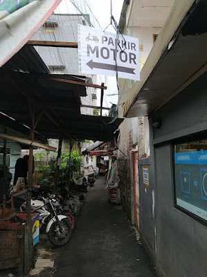 Parkir Motor Metropolitan