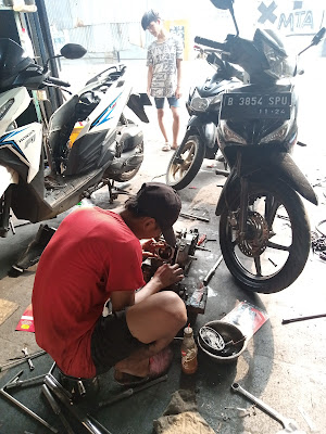 qomar jaya motor