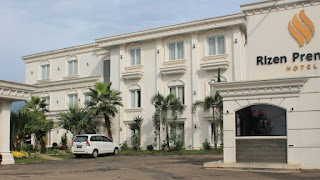 Rizen Premiere Hotel