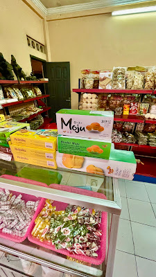 Toko Pusat Oleh-oleh khas Jogja ( Jogja Oleh-oleh Bu Winarsih )