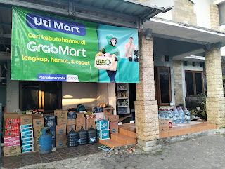 Trihanggo Mart & Garasi Kitchen