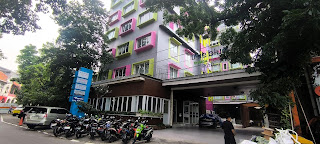 True Blue Bunga Bunga Hotel