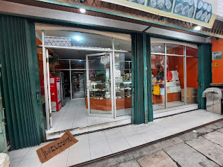 Win Win Bakery